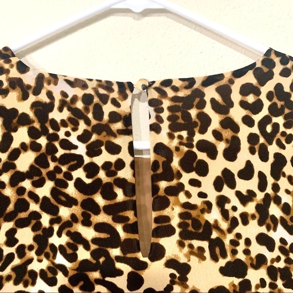 ROSE & OLIVE leopard prints pleaded sleeves with bow blouse women’s size M - Picture 7 of 9
